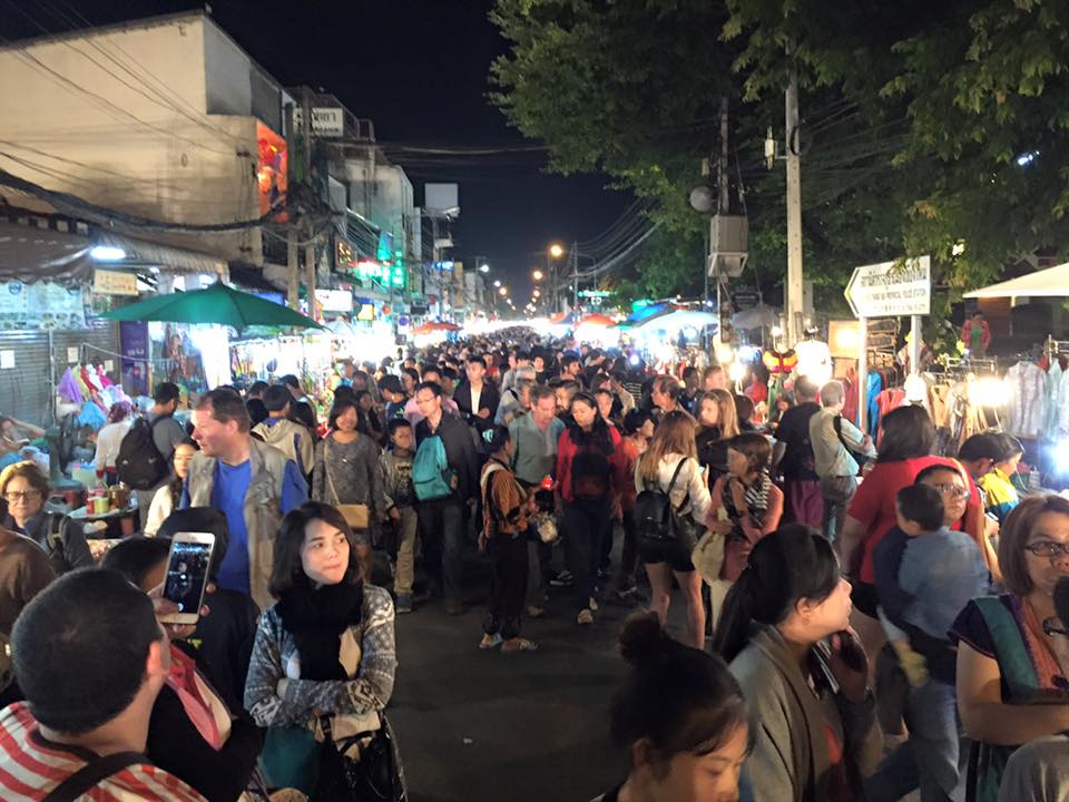 延伸閱讀：清邁自由行．女子的清邁週日夜市小攻略｜週日夜市尋寶趣，感受泰北風情