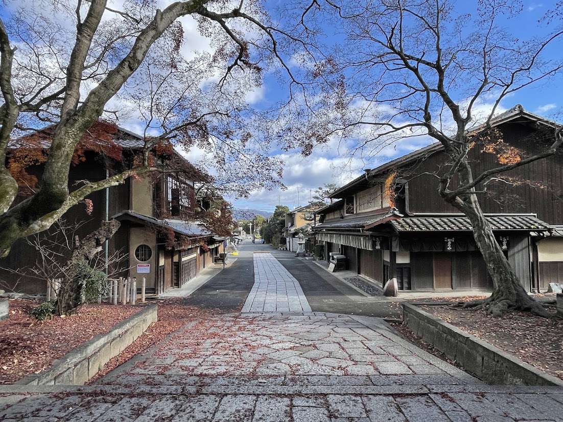 2026京都旅行,一文字屋和輔あぶり餅,京都今宮神社一和烤麻糬,京都北區觀光,京都千年老舖,京都和菓子,京都旅遊,京都景點,京都特色甜點,京都神社,京都美食,京都美食推薦,京都自由行,今宮神社,今宮神社參拜,日本神社,阿呆賢さん