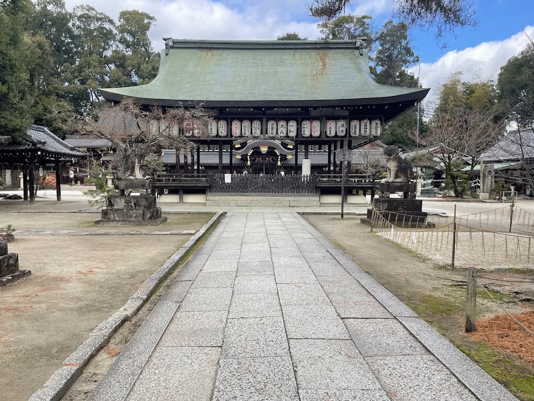 2026京都旅行,一文字屋和輔あぶり餅,京都今宮神社一和烤麻糬,京都北區觀光,京都千年老舖,京都和菓子,京都旅遊,京都景點,京都特色甜點,京都神社,京都美食,京都美食推薦,京都自由行,今宮神社,今宮神社參拜,日本神社,阿呆賢さん