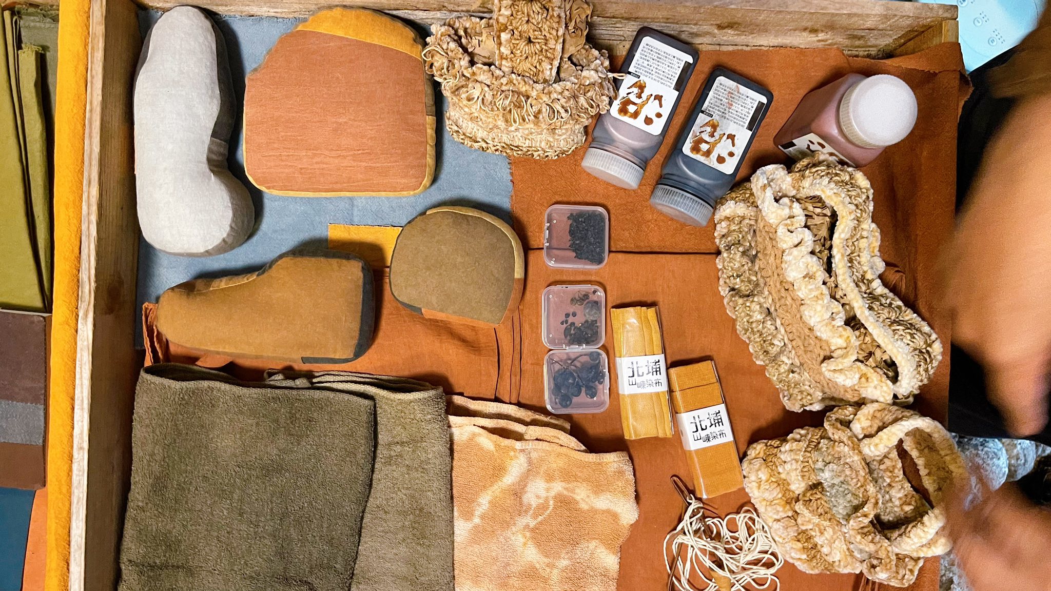 在情人湖敲山生,與泥土和植物低語|廖倫光博士帶領的北海岸民俗植物泥染紀實.首章 @蜜絲米的散步生活 @蜜絲米的散步生活